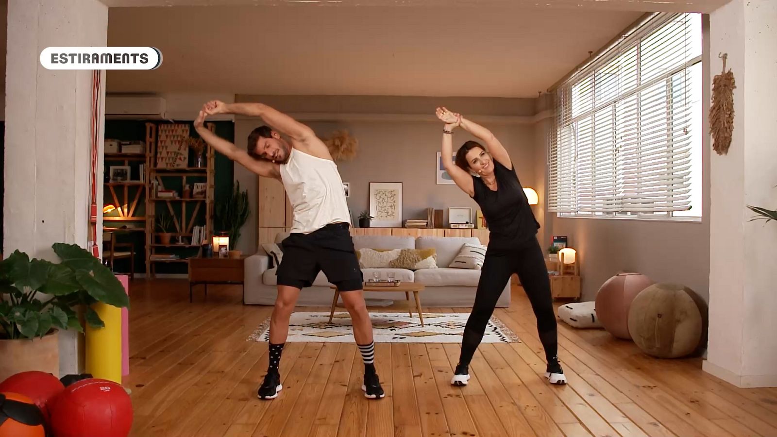 Fitmés - Cesc Escolà i Laura Fa combinen pilates i body combat - Veure ara