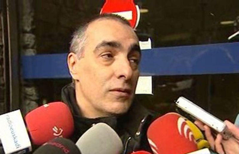 El cocinero del Alakrana duda de poder identificar a los dos piratas detenidos ante el juez