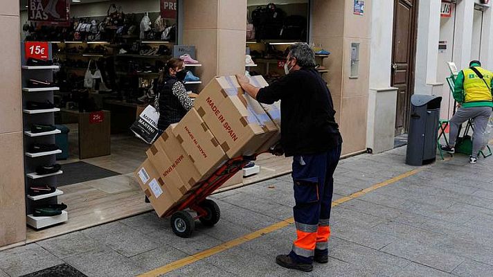 Telediario 1 - El Gobierno propone elevar el SMI hasta los 1.000 euros mensuales, 35 euros más que en 2021