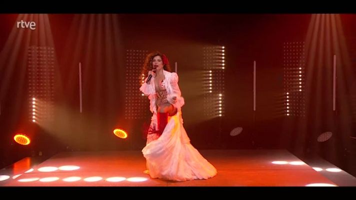 Las tres puertas - Actuación de Gloria Trevi