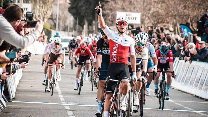 Ciclismo - Coquard gana la etapa del Tour de la Provenza en Manosque