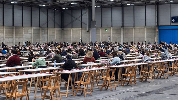 Telediario Fin de Semana - Más de 90.000 opositores se presentan a las pruebas de acceso a administración