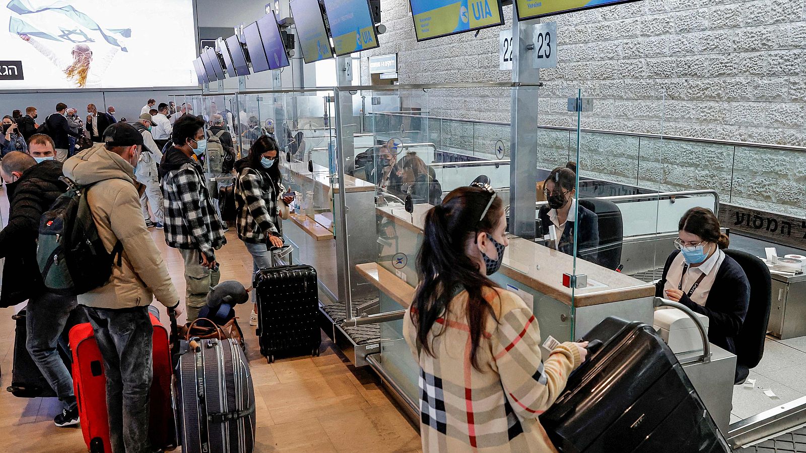 Llegan a España los primeros vuelos desde Ucrania tras la recomendación del Gobierno