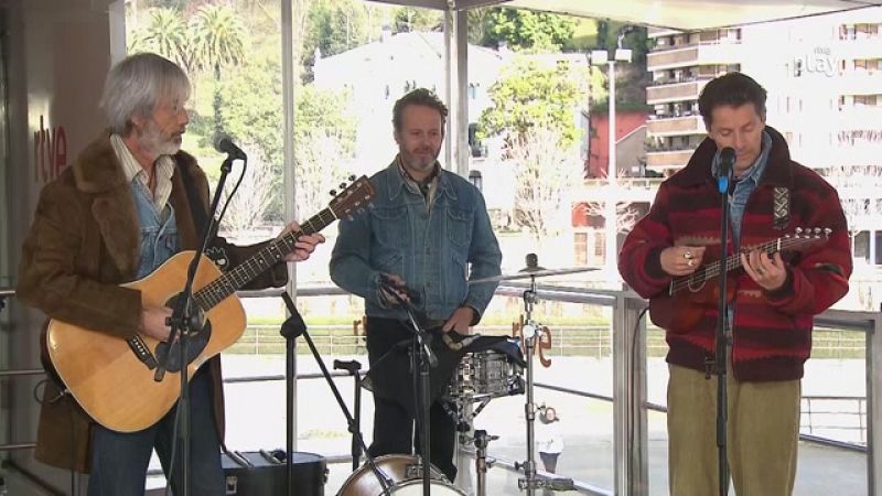 Smile, rock influido por el mar - La gran consulta | Ver