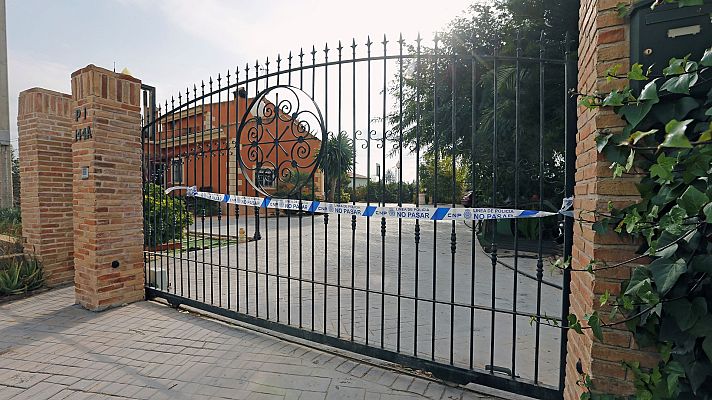 Telediario 1 - El parricida de Elche confiesa a la policía como cometió el triple asesinato