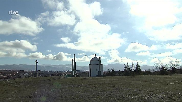 El tiempo - Intervalos de viento fuerte en el litoral de Galicia, Cantábrico, bajo Ebro y Ampurdán. Nevadas en el Pirineo