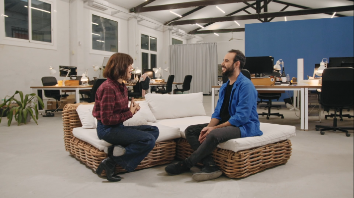 Helvètica - Domestic Data Streamers