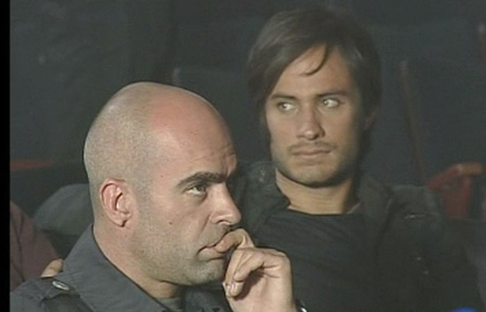 Iciar Bollaín dirige a Luis Tosar y Gael García Bernal en 'También la lluvia' | Ver