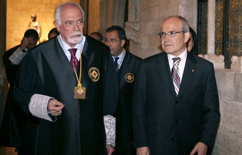 Los magistrados del Tribunal Constitucional se vuelven a reunir para deliberar sobre el Estatut | Ver