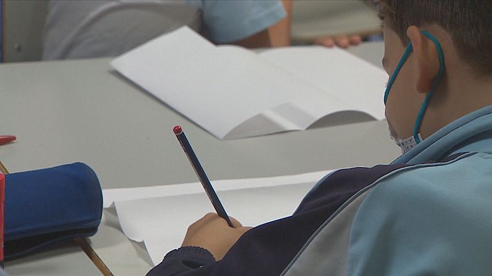 Noticias Aragón - Los niños de primaria podrían ser los primeros en quitarse la mascarilla en el aula