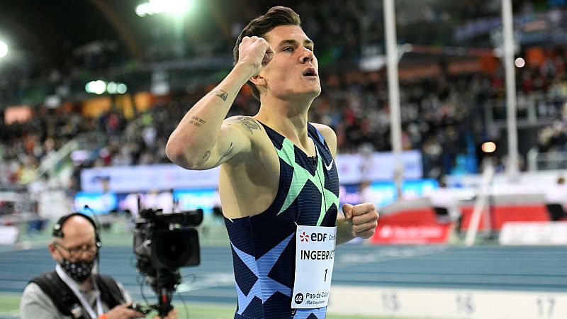Jakob Ingebrigtsen bate el récord del mundo en pista cubierta de los 1.500