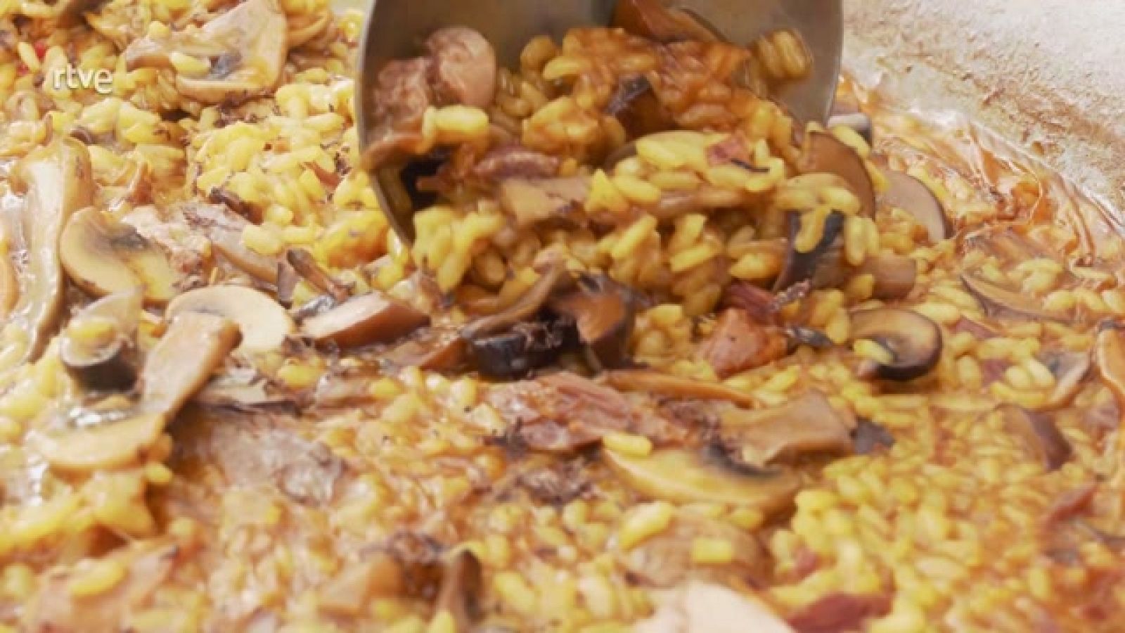 Aquí la Tierra - Paella de invierno, con pato y trufa