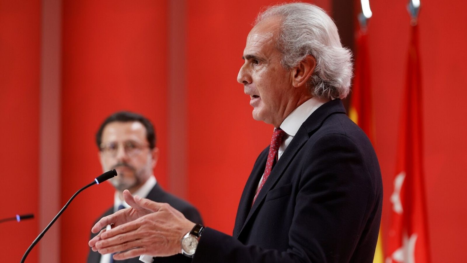 El consejero de Sanidad de Madrid asegura que el hermano de Ayuso "no influyó" en la compra de las mascarillas - Ver ahora