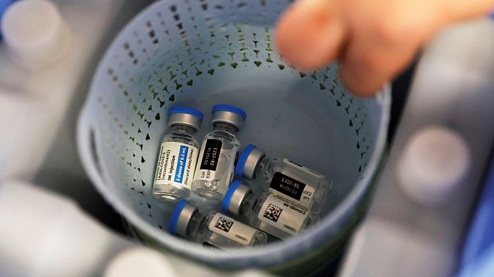 Telediario 1 - Caducan en España 900.000 dosis de la vacuna