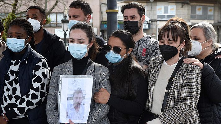 Telediario Fin de Semana - Los familiares de los desaparecidos en el naufragio piden que continúe la búsqueda
