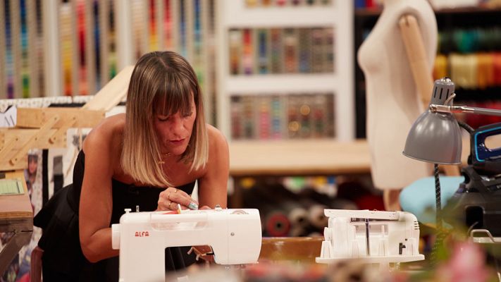 Maestros de la costura - Laura se queda sin bordar sus iniciales