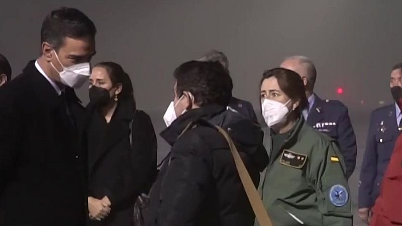 Los supervivientes del barco gallego naufragado en Terranova, 'Villa de Pitanxo', ya están en casa