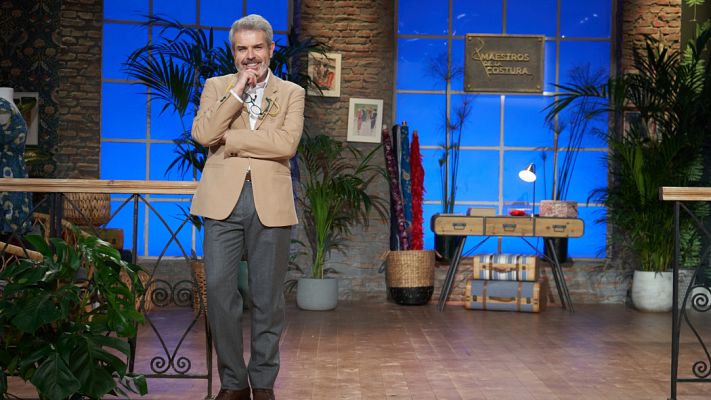 Maestros de la costura - Lorenzo Caprile entrevista a la modelo Lolita Laporta