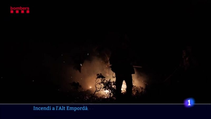 Els Bombers esperen estabilitzar l'incendi