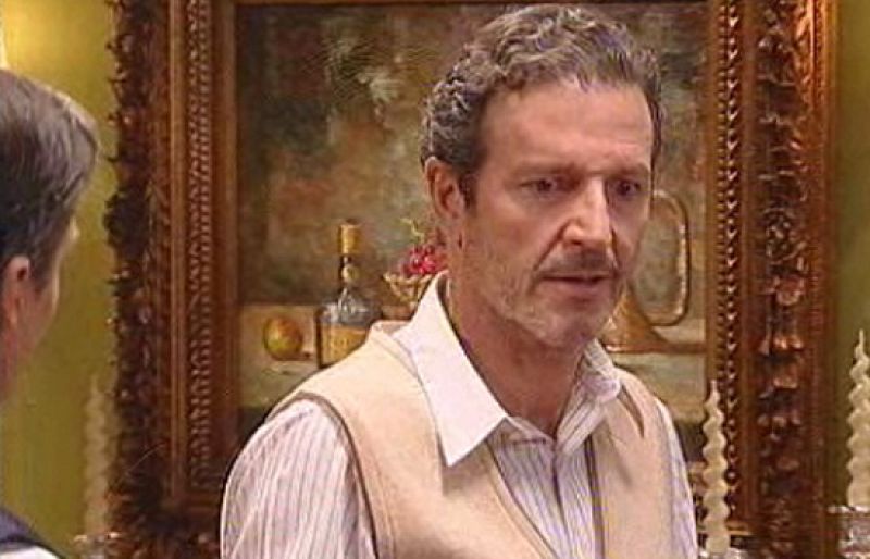 Amar - Salvador no entiende a la sociedad española - Amar en tiempos revueltos | Ver