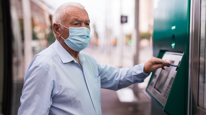 Telediario 1 - La desconexión digital, un problema para los mayores