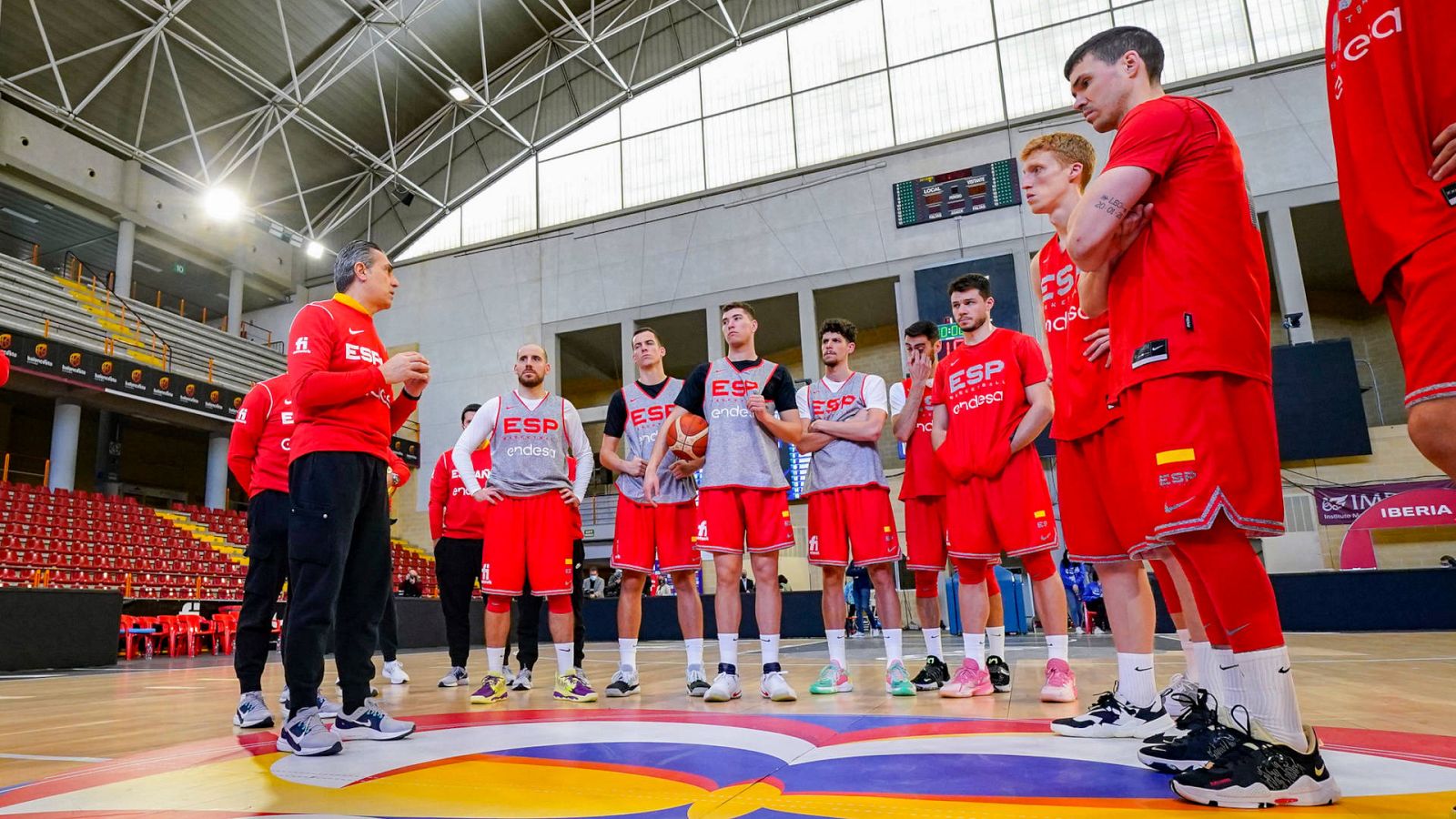 España quiere encarrilar su pase al Mundial de baloncesto ante una Ucrania que apela a la "agresividad" -- Ver ahora