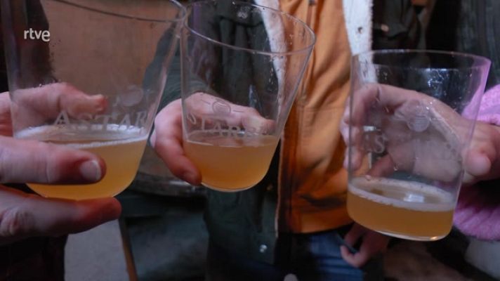 Aquí la Tierra - La producción de sidra y el ritual del txot