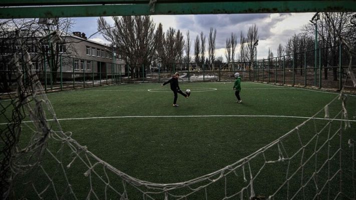 Telediario 1 - El deporte se posiciona en contra del ataque de Rusia a Ucrania