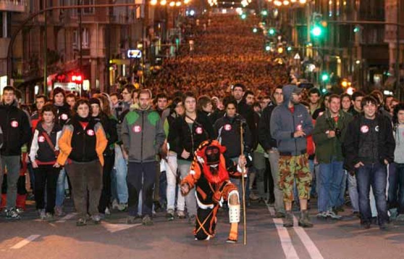 Piden en Bilbao la liberación de los detenidos de Segi | Ver