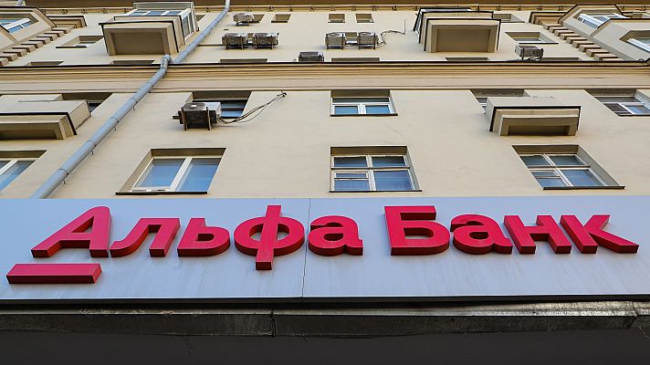 Telediario 1 - Las sanciones afectan a sectores estratégicos de Rusia