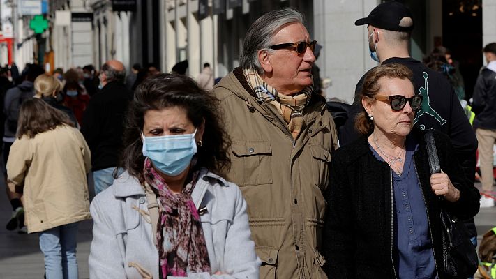 Telediario 1 - El descenso de contagios de coronavirus se ralentiza pero los expertos dicen que es normal