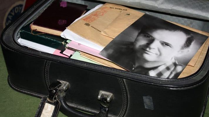  - Mesa redonda sobre la maleta de Penón