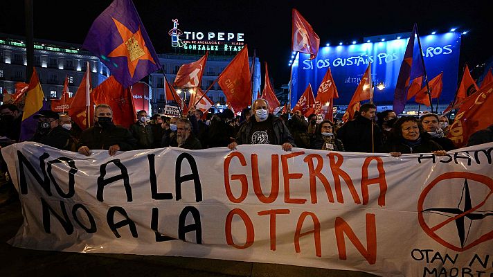 Telediario 2 - Un millar de personas protesta en Madrid contra la guerra