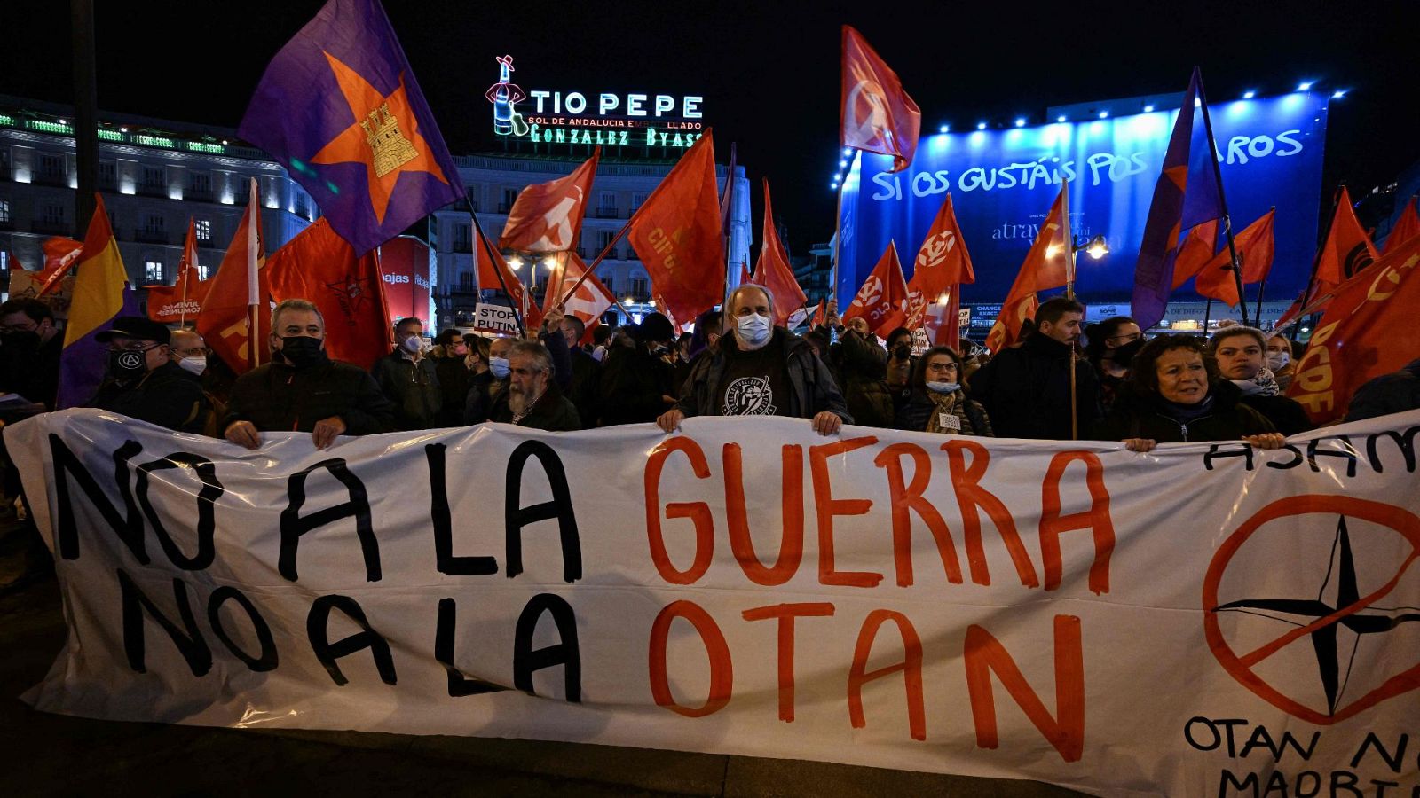 Un millar de personas protesta en Madrid contra la guerra | Ver