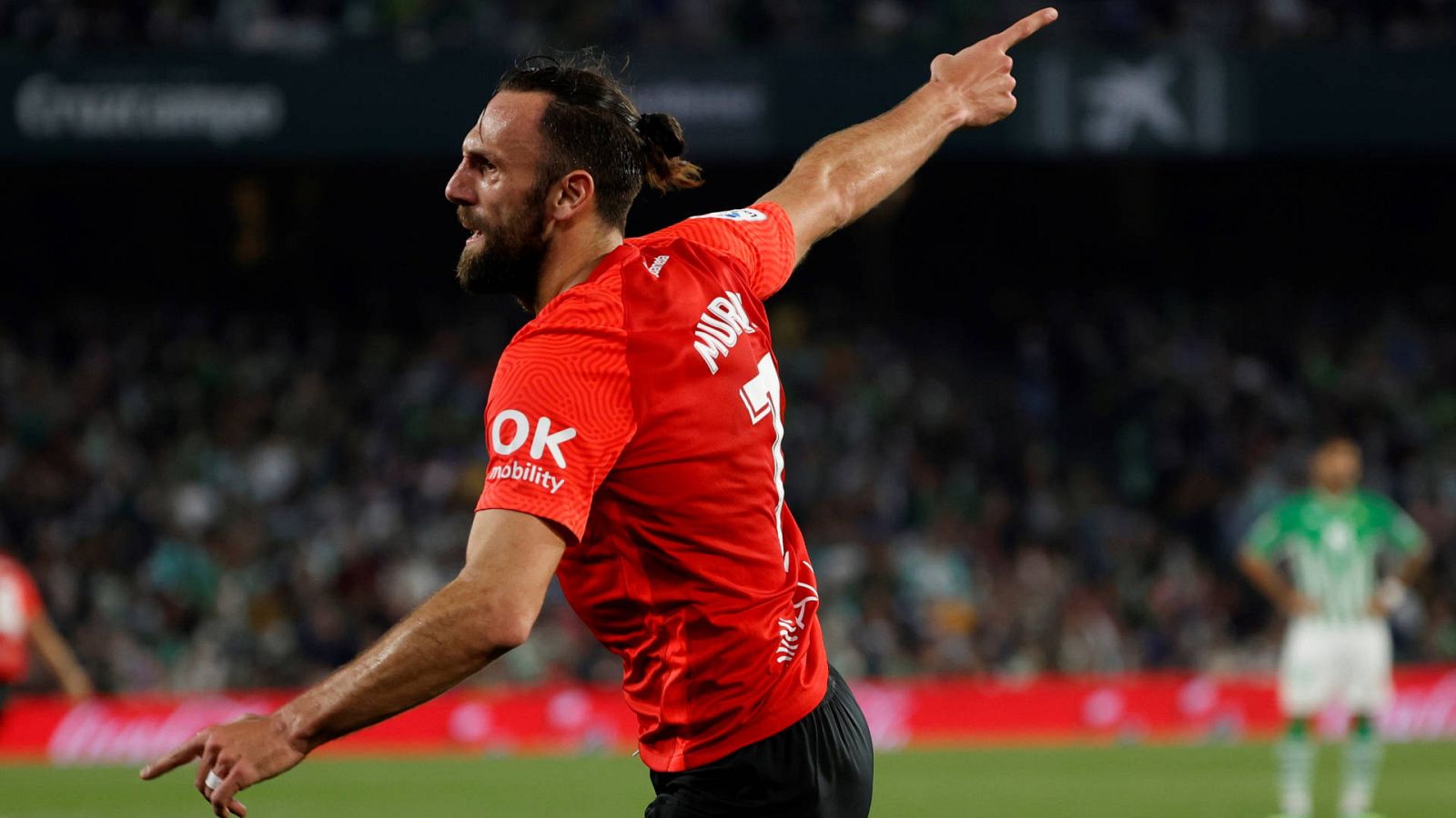 Vedat Muriqi, el jugador del Mallorca forjado en la guerra: "Es lo peor del mundo" -- Ver ahora