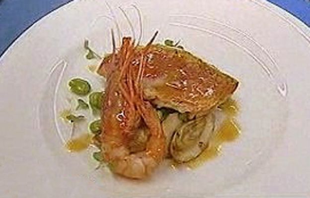 RTVE Cocina - Salmonetes con habitas y gambas