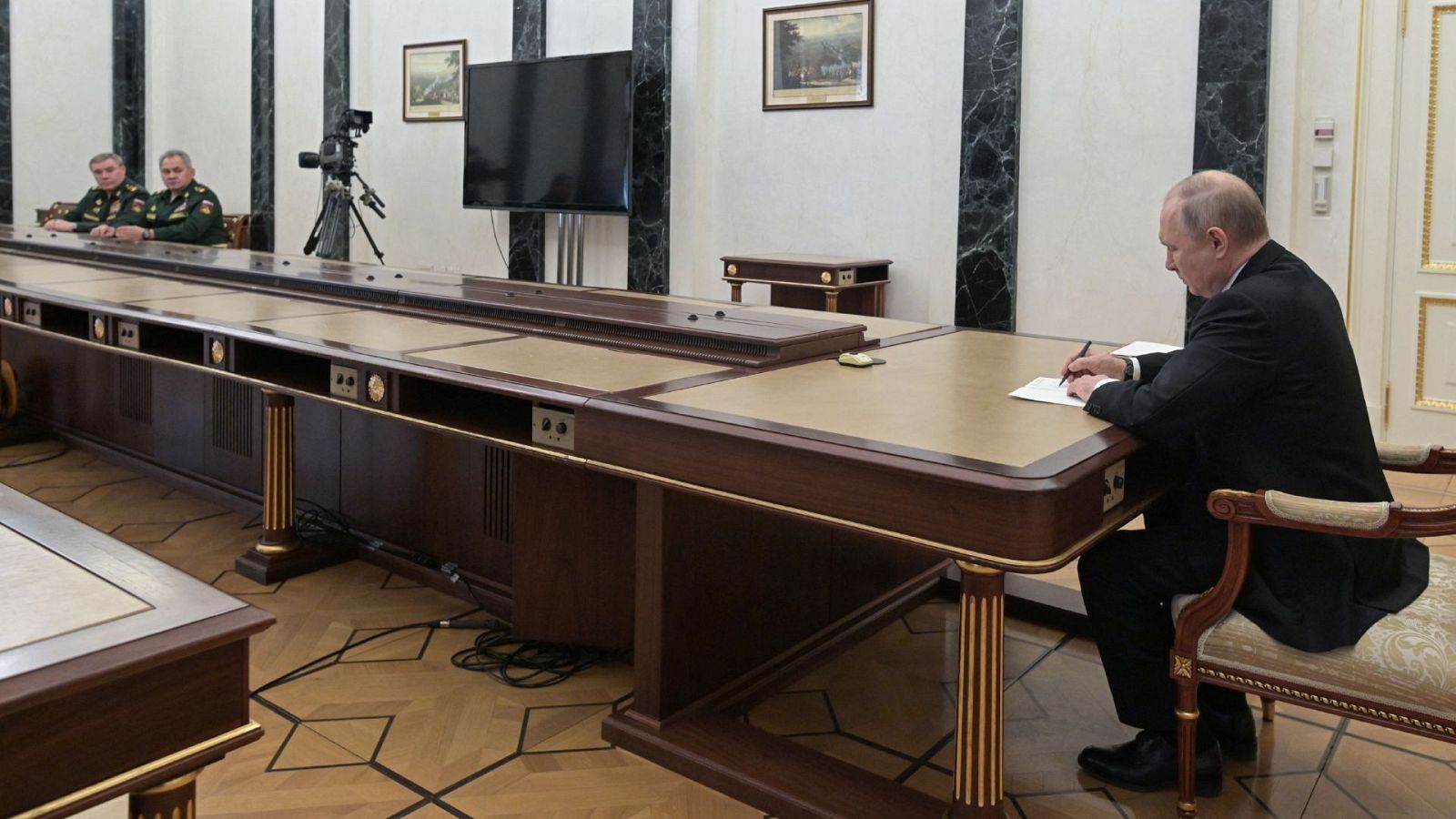 Putin pone en alerta máxima a las fuerzas de disuasión nuclear - Informativo 24h | Ver