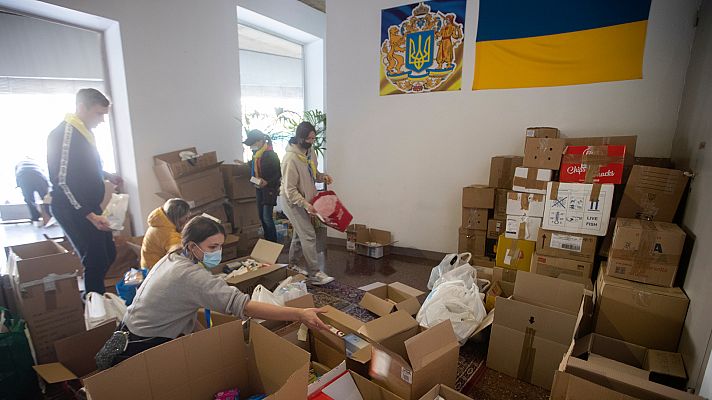Telediario 1 - Las iniciativas para ayudar a los ucranianos se incrementan en España