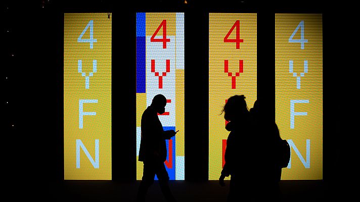 Telediario 1 - El Mobile World Congress apuesta por el metaverso, una nueva dimensión virtual