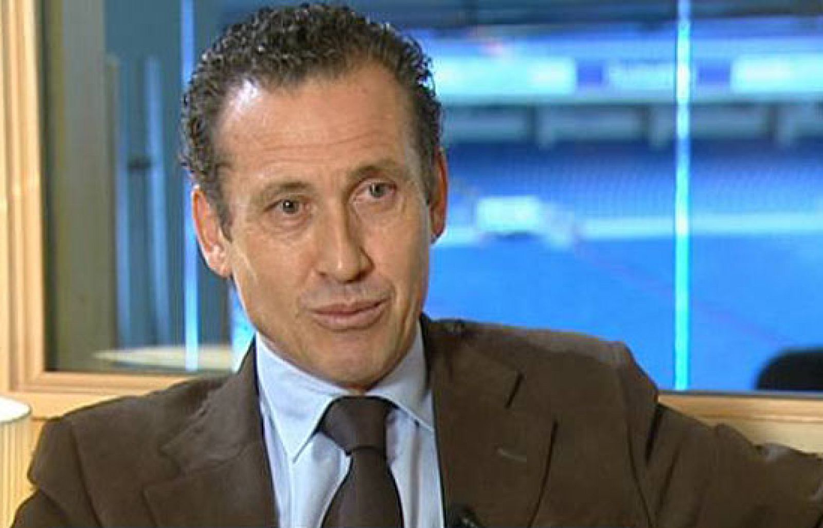 El director general del Real Madrid, Jorge Valdano, ha reconocido que, a pesar de la derrota en el Camp Nou, las sensaciones son buenas, ya que salieron a ganar y aunque perdieron, plantearon un partido "de igual a igual".