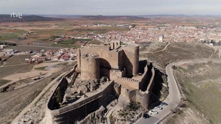Aquí la Tierra - Castillo de Consuegra, de molinos y colinas