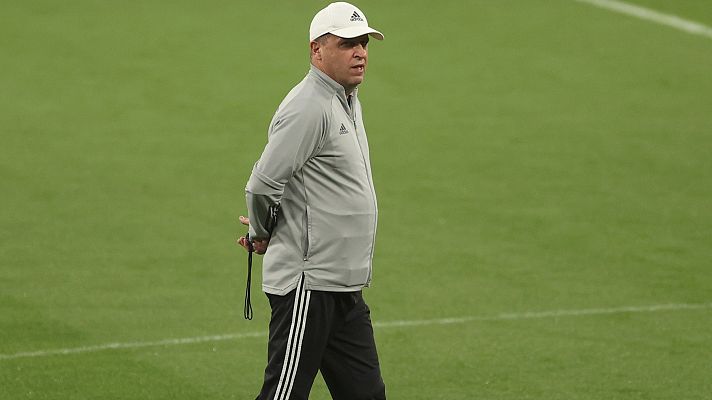 Telediario 1 - El entrenador del Sheriff se une al ejército ucraniano