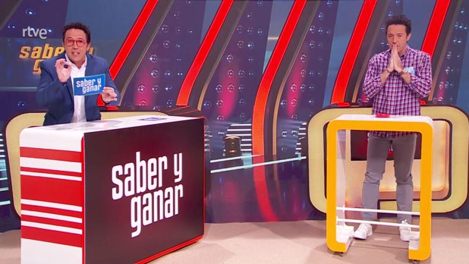 Aquí la Tierra - Jacob Petrus es Jordi Hurtado en 'Saber y Ganar'