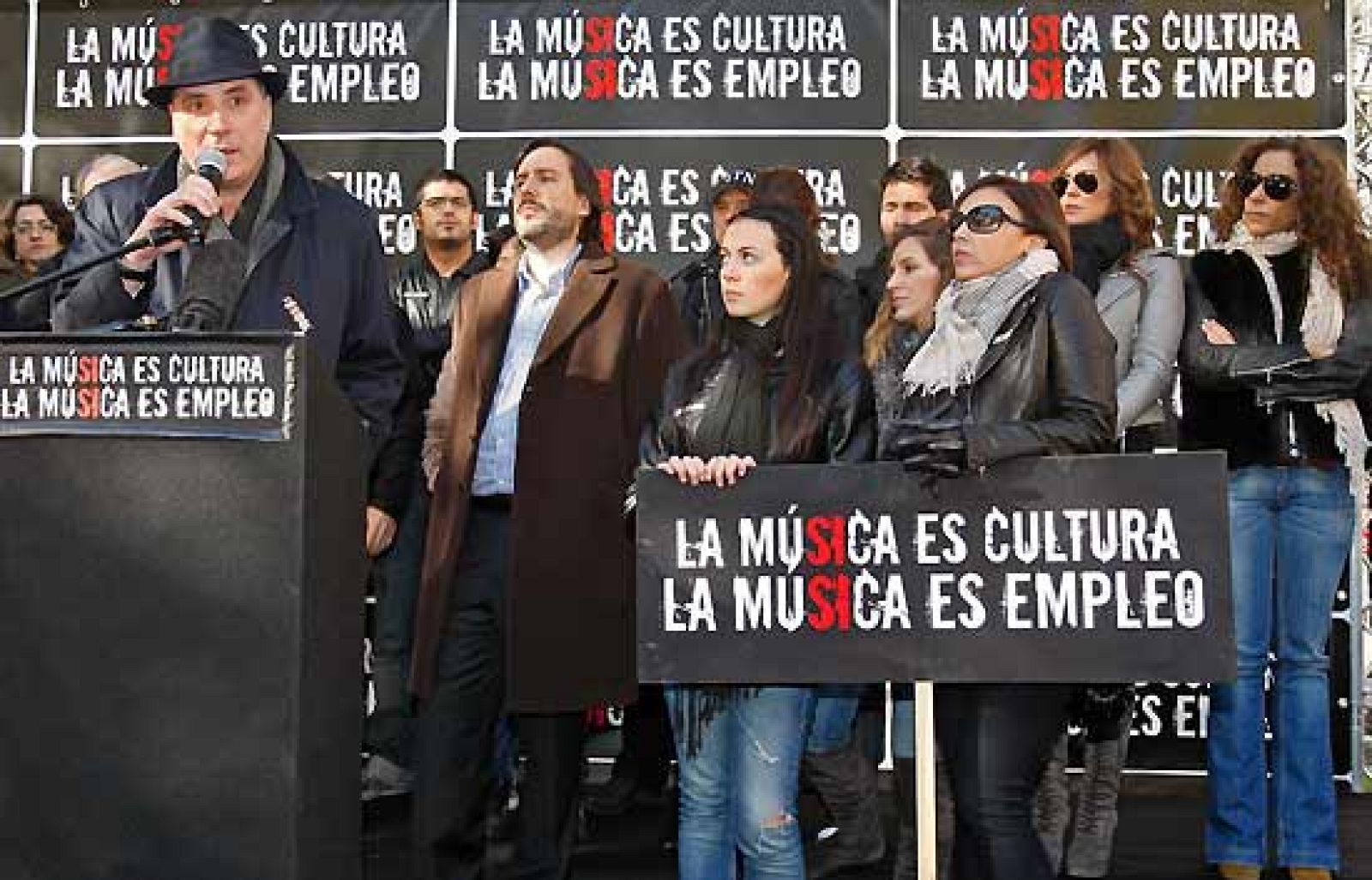 Los músicos de Promusicae se concentran contra el P2P | Ver