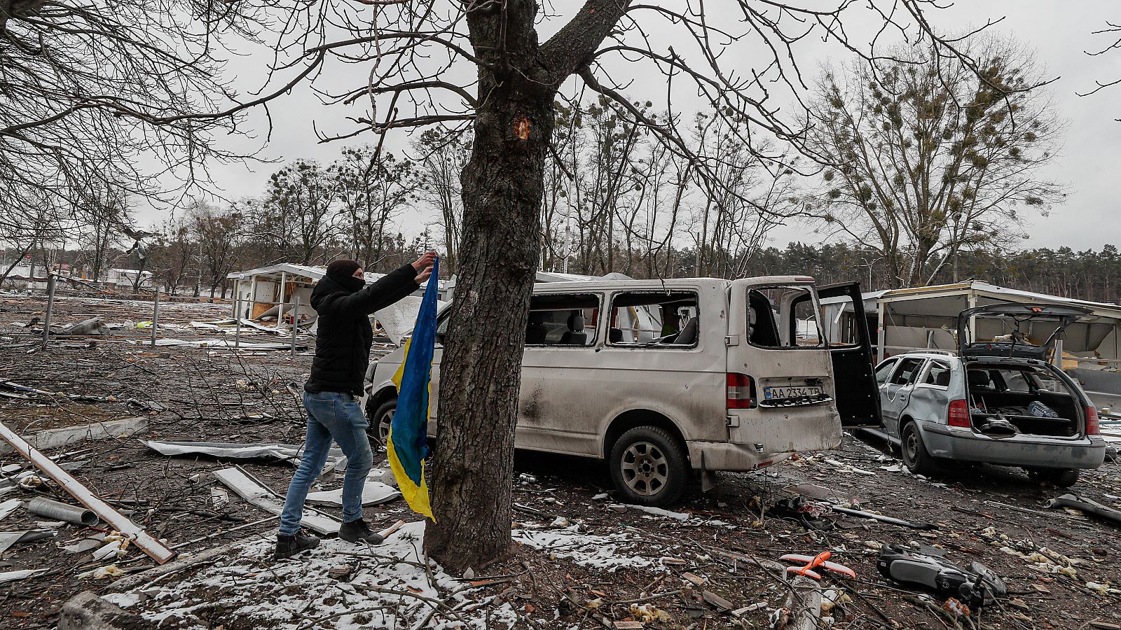 Ucranianos que han decidido quedarse para defender a su país | Ver