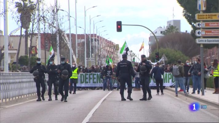 Noticias de Extremadura - Manifestación en defensa de una Mesa Regional contra la Sequía