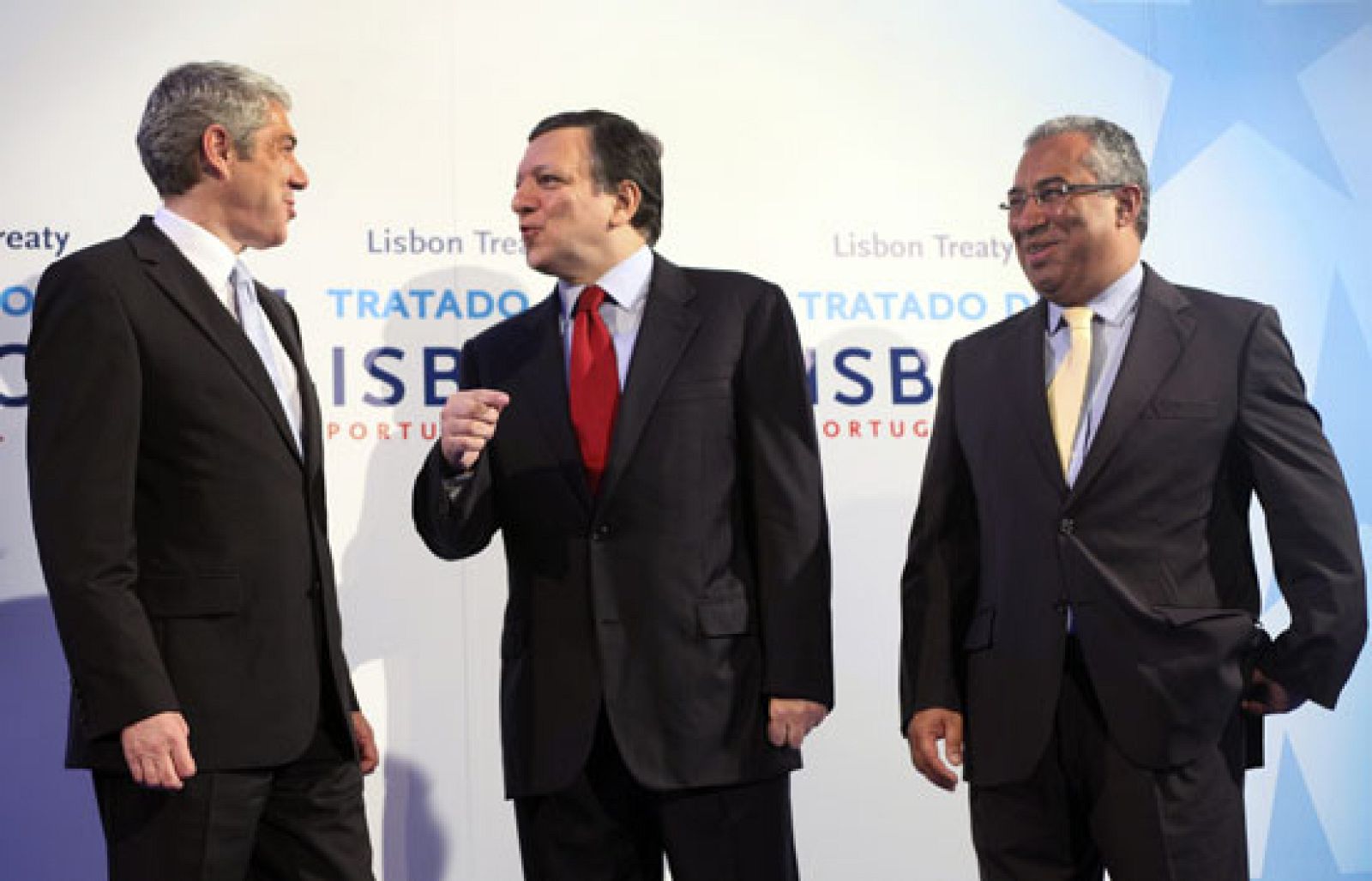 Telediario 2 en cuatro minutos - 01/12/09 | Ver