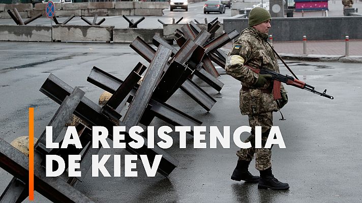 Modo Digital - Civiles ucranianos preparan barricadas y trincheras para defender Kiev de los ataques de Rusia
