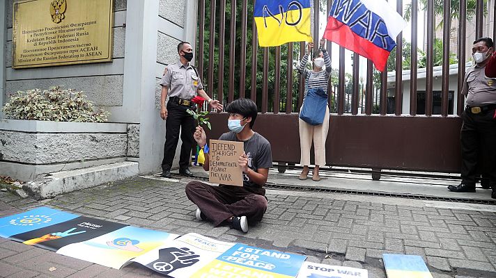 Telediario 1 - La marcha de empresas de Rusia tras la invasión de Ucrania resquebraja aún más su economía