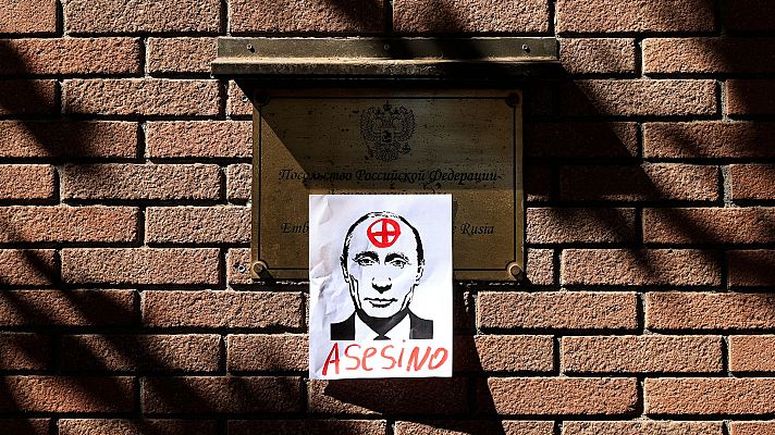 Telediario 1 - Despedida por no apoyar la guerra contra Ucrania: "En Rusia vivimos en un estado de terror y ansiedad"